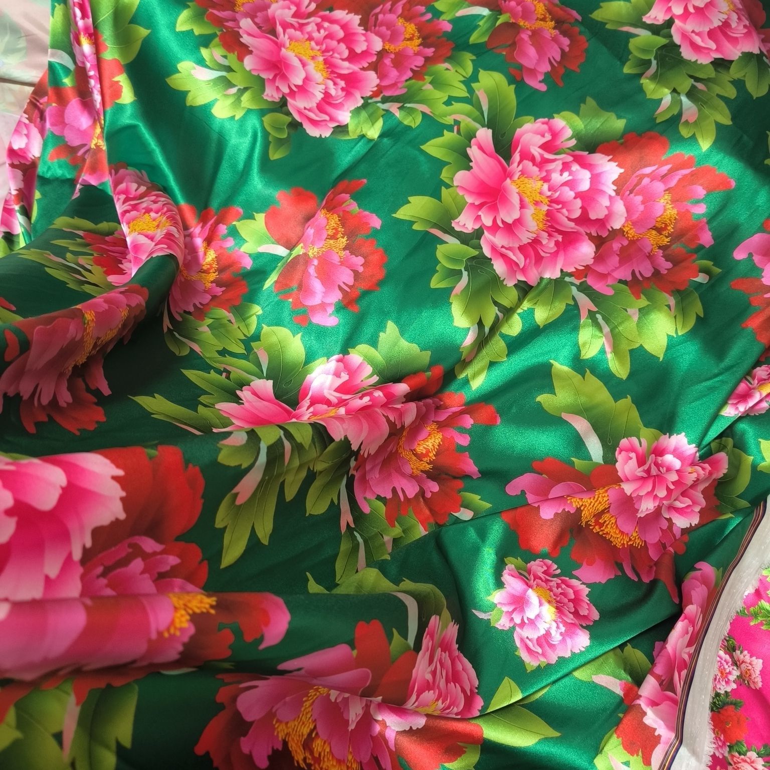 Bloemenprint Acetaat Satijnen  - Sewing By recensie en prijs